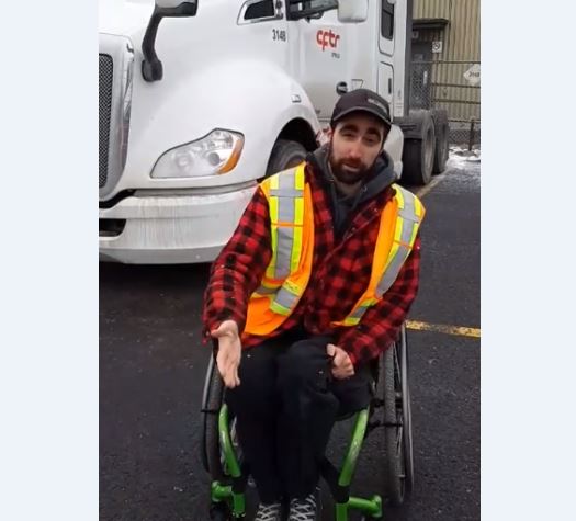 Simon Desmeules veut passer du fauteuil roulant au camion-remorque