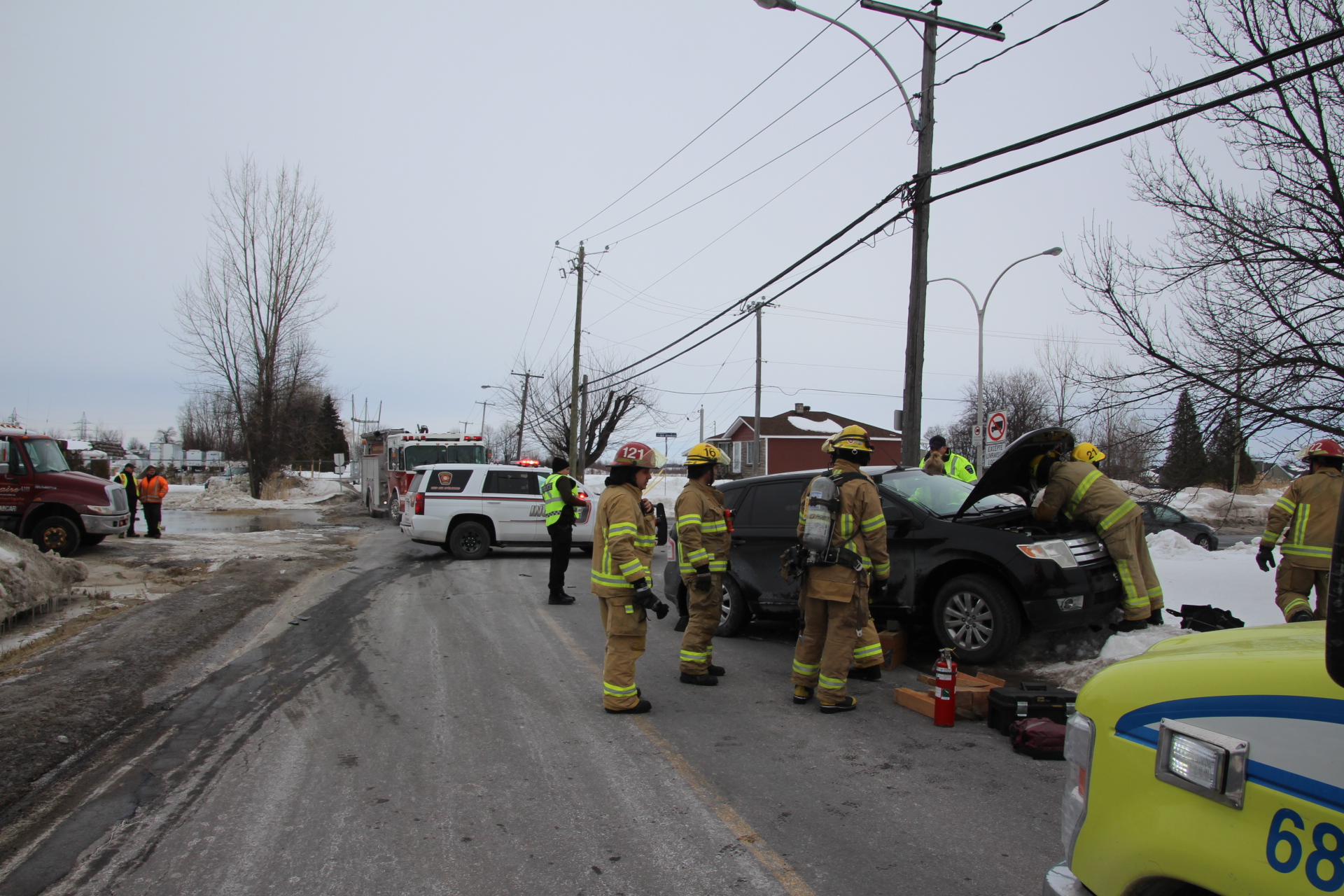 Trois véhicules, deux blessés, un accident
