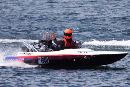 Alignement de 17 bateaux Can-Am aux 81e Régates de Valleyfield