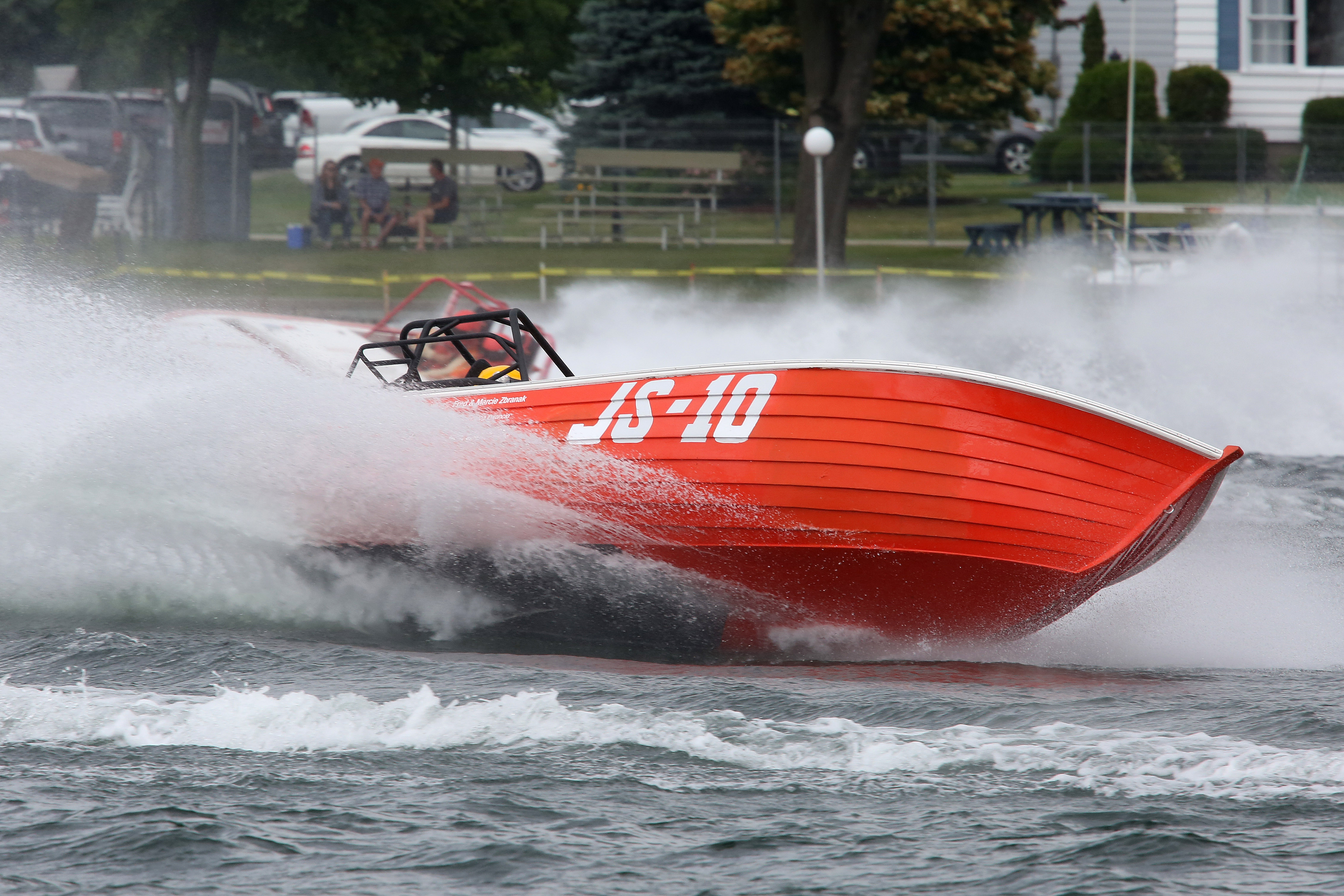 Jimmie Stewart prend la couronne de Tom Pakradooni