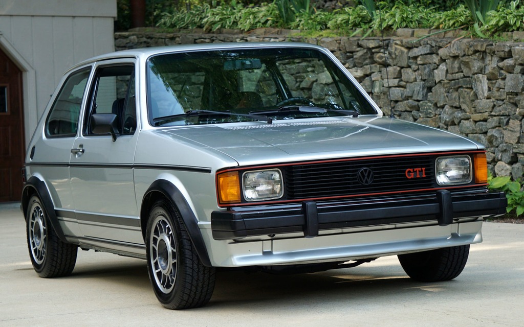 Image illustrant l'article: Une vieille Volkswagen Rabbit GTI vendue plus cher qu’une Golf R neuve