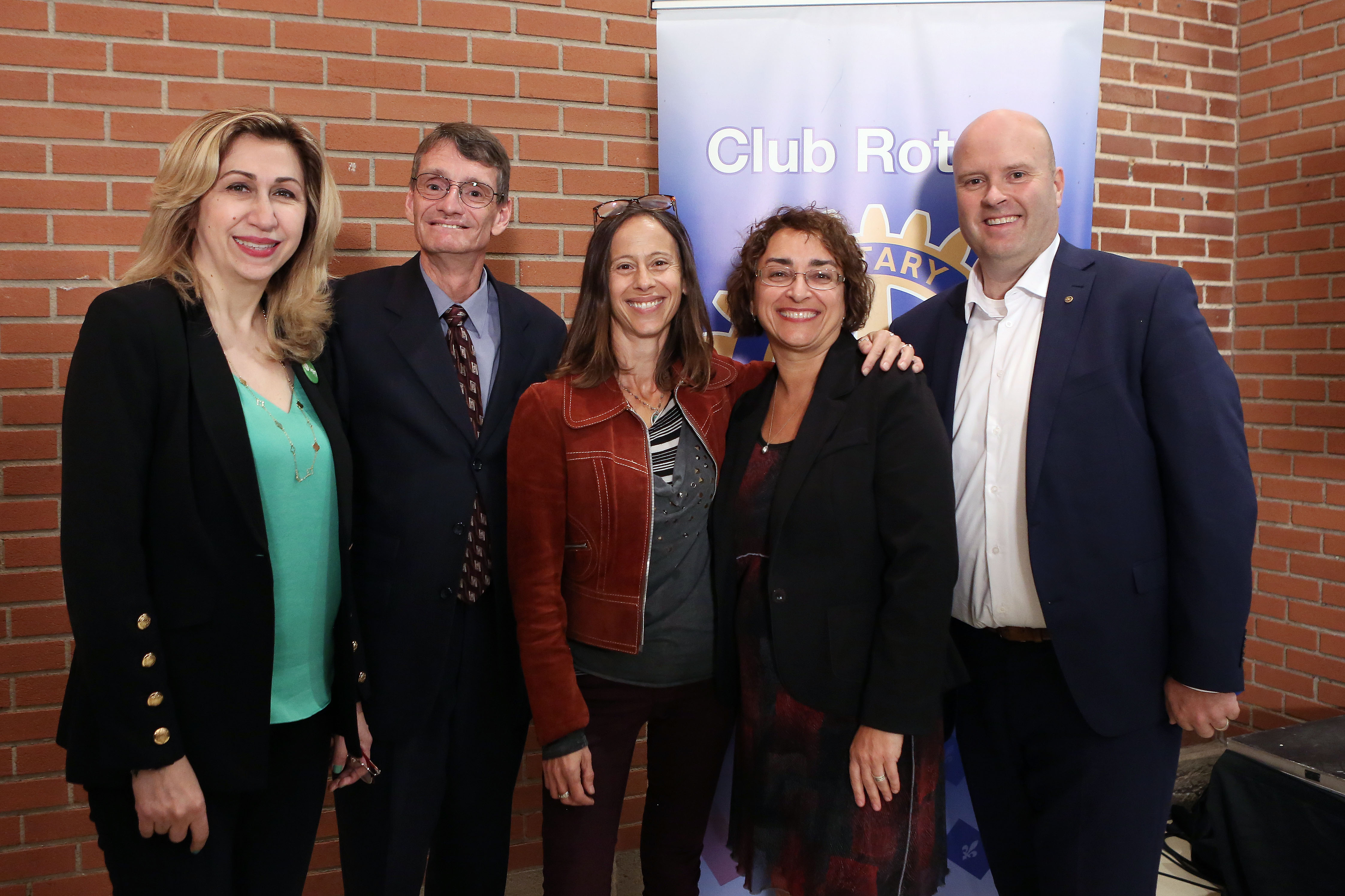 Une lutte à trois au dîner électoral Rotary