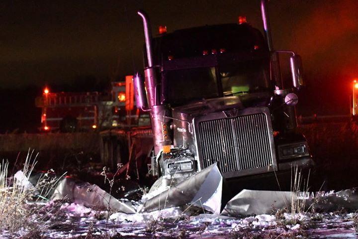Image illustrant l'article: Un poids lourd heurte un chevreuil sur l’autoroute 30