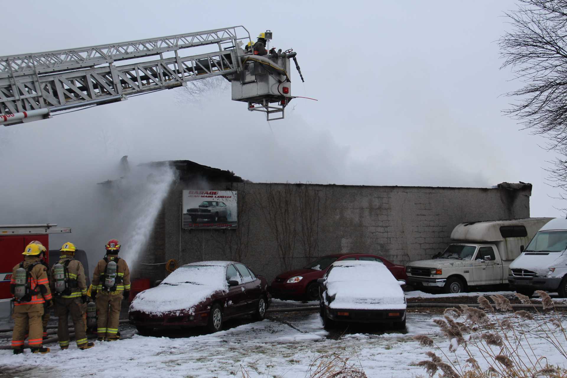 Atelier de mécanique générale ravagé par les flammes