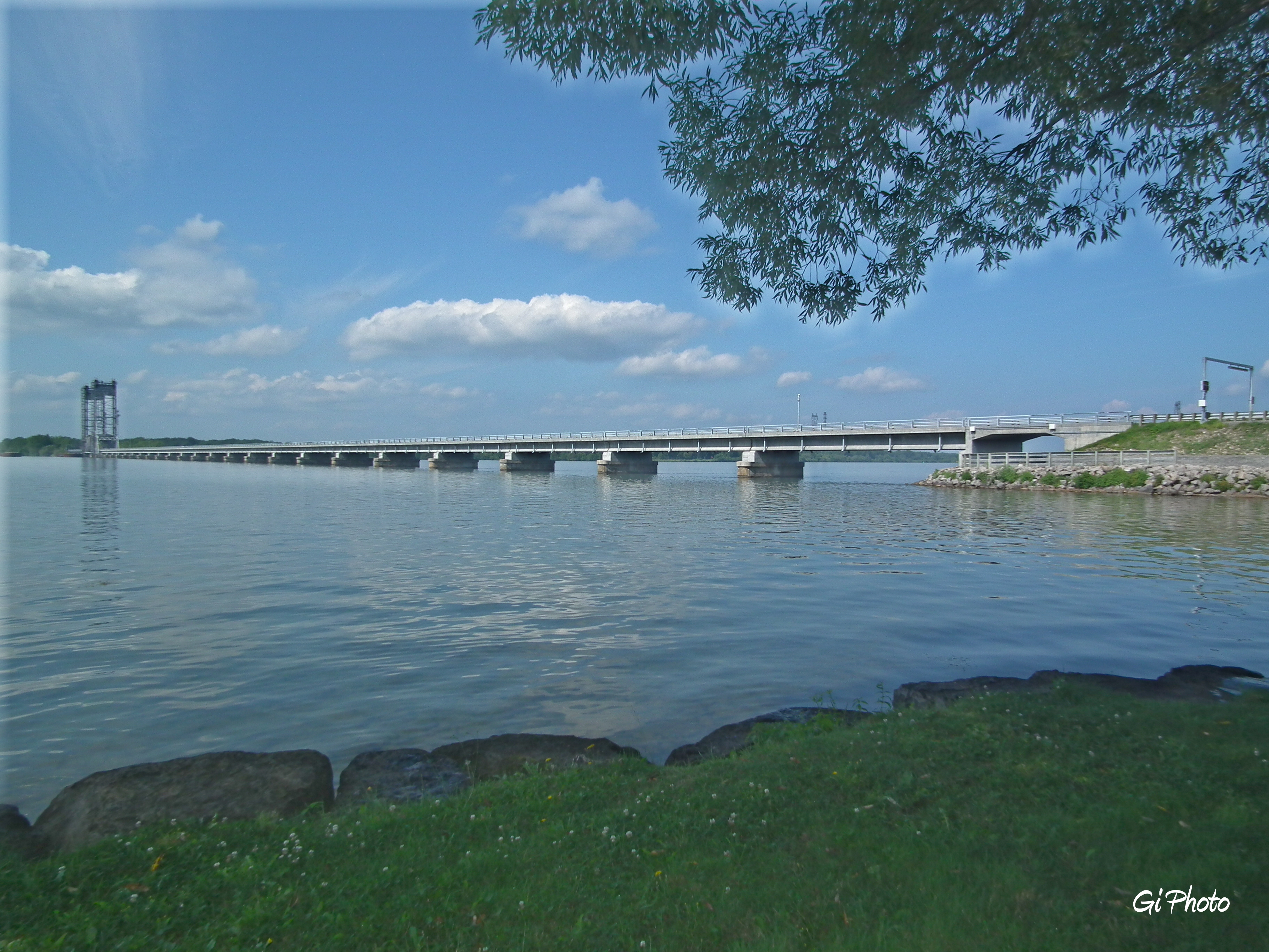 Image illustrant l'article: Projet de passerelle piétonne et cyclable au pont de Saint-Louis