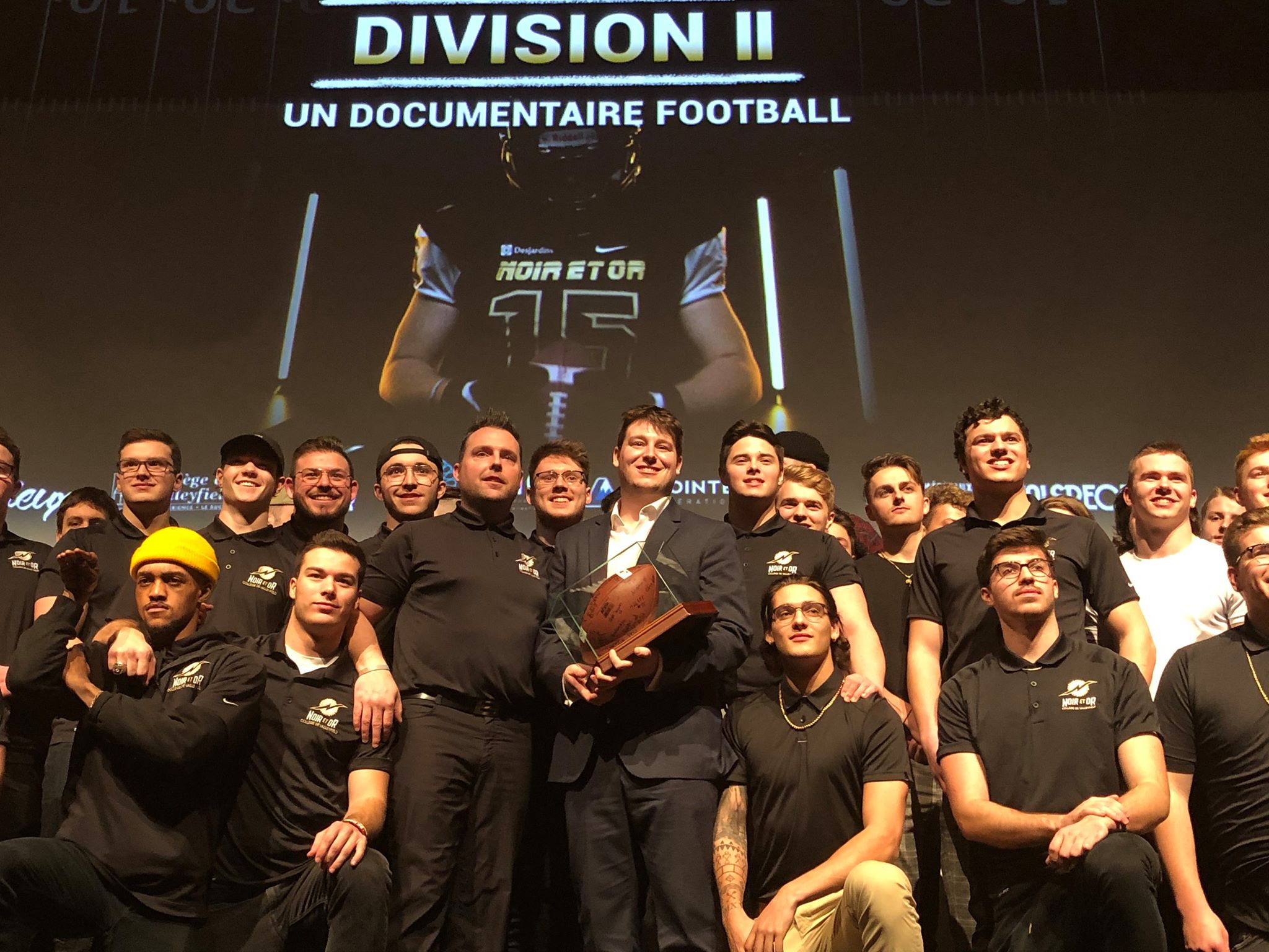 Image illustrant l'article: Un an avec le Noir et Or