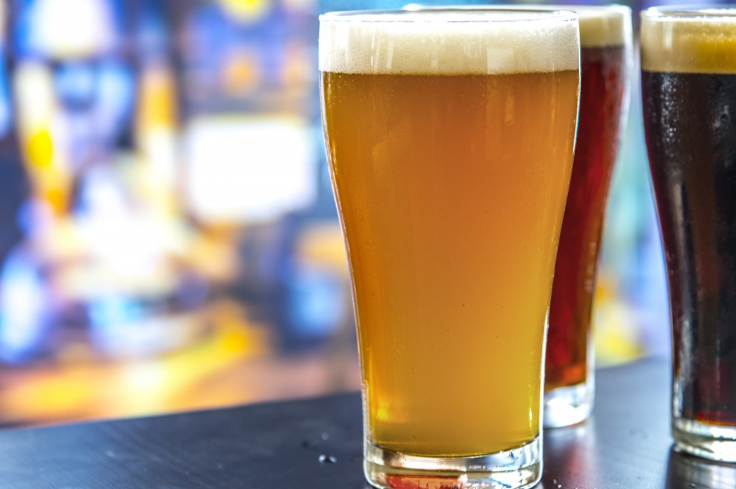 Image illustrant l'article: Un compromis fondé sur la prudence pour les bars