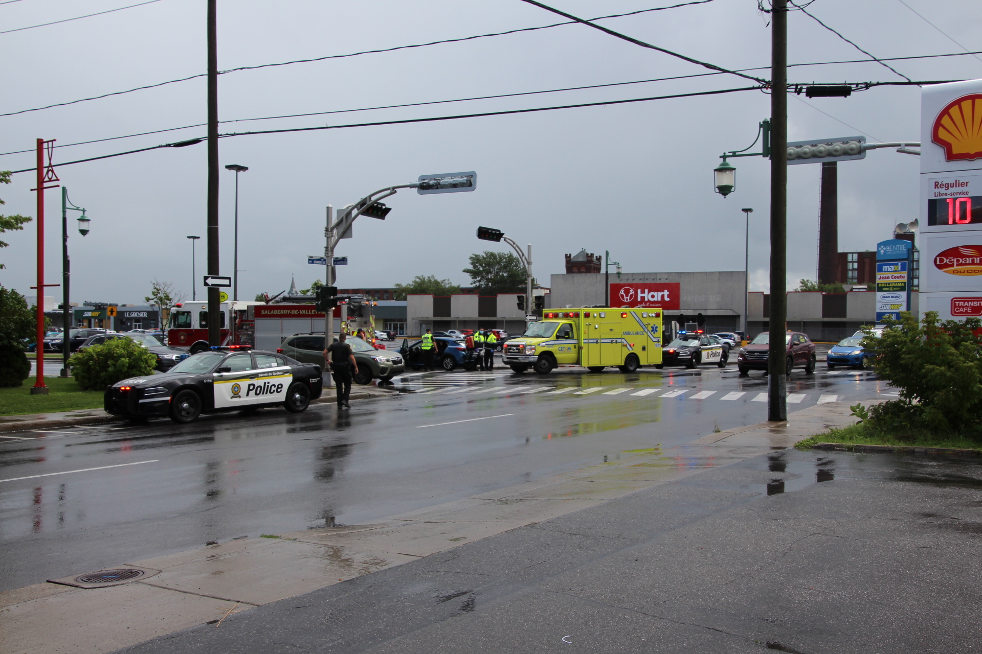 Collision au coin du Centenaire et Dufferin