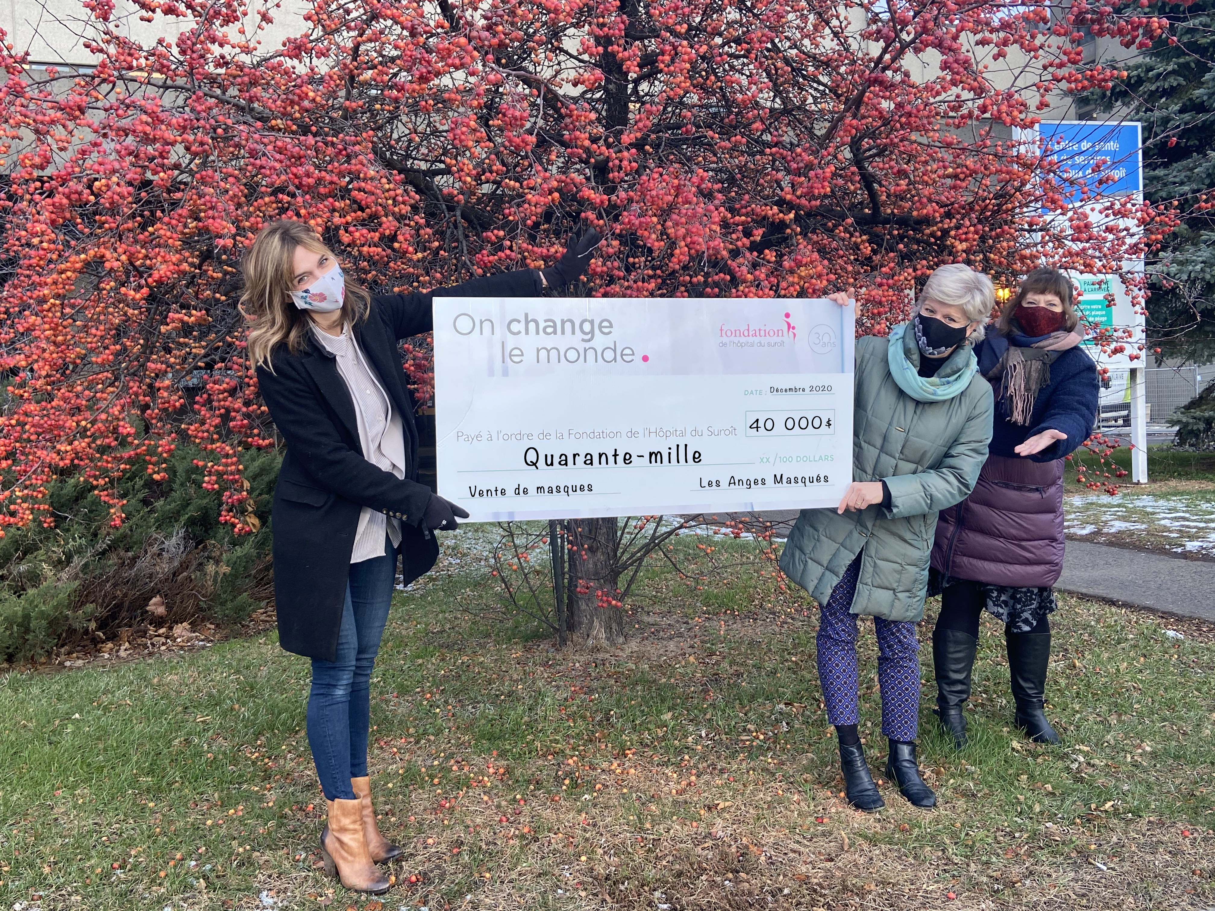 Les anges masqués remettent 40 000 $ à la Fondation de l&rsquo;Hôpital du Suroît