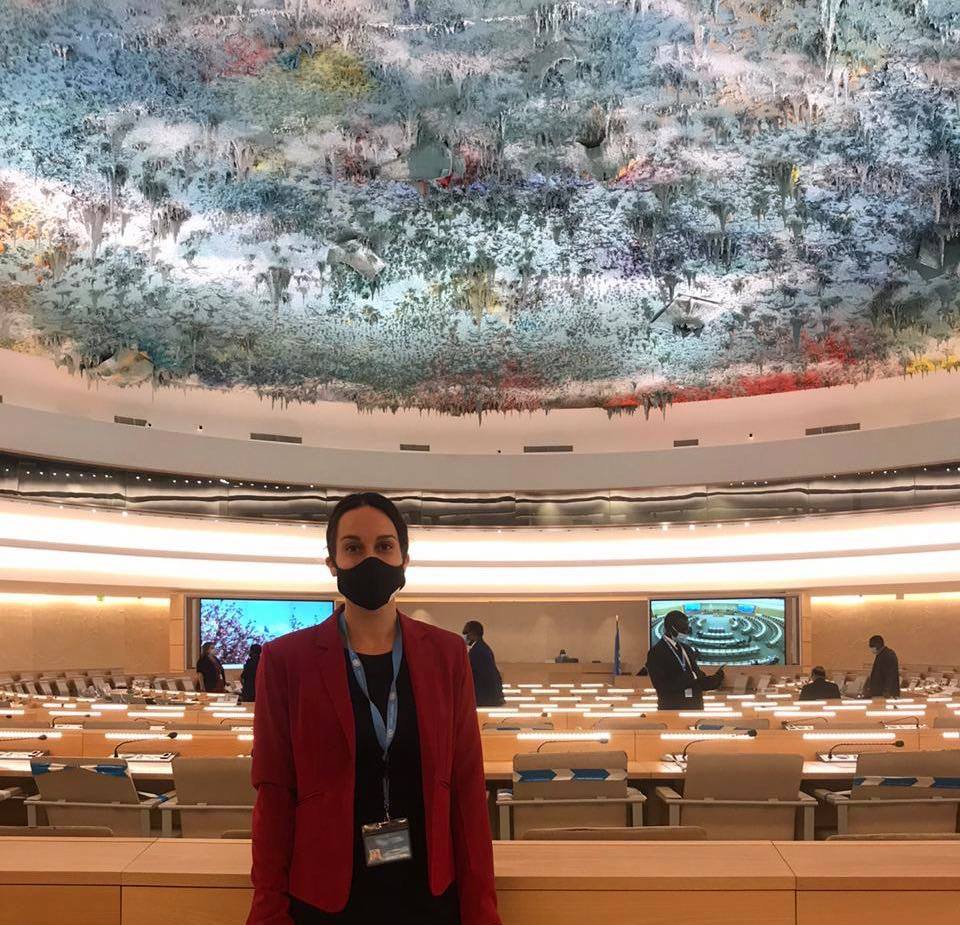 Une ambitieuse future avocate en stage à la cour pénale internationale de La Haye