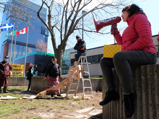 Des organismes mettent en scène la pénurie de logements locatifs pour mieux la dénoncer