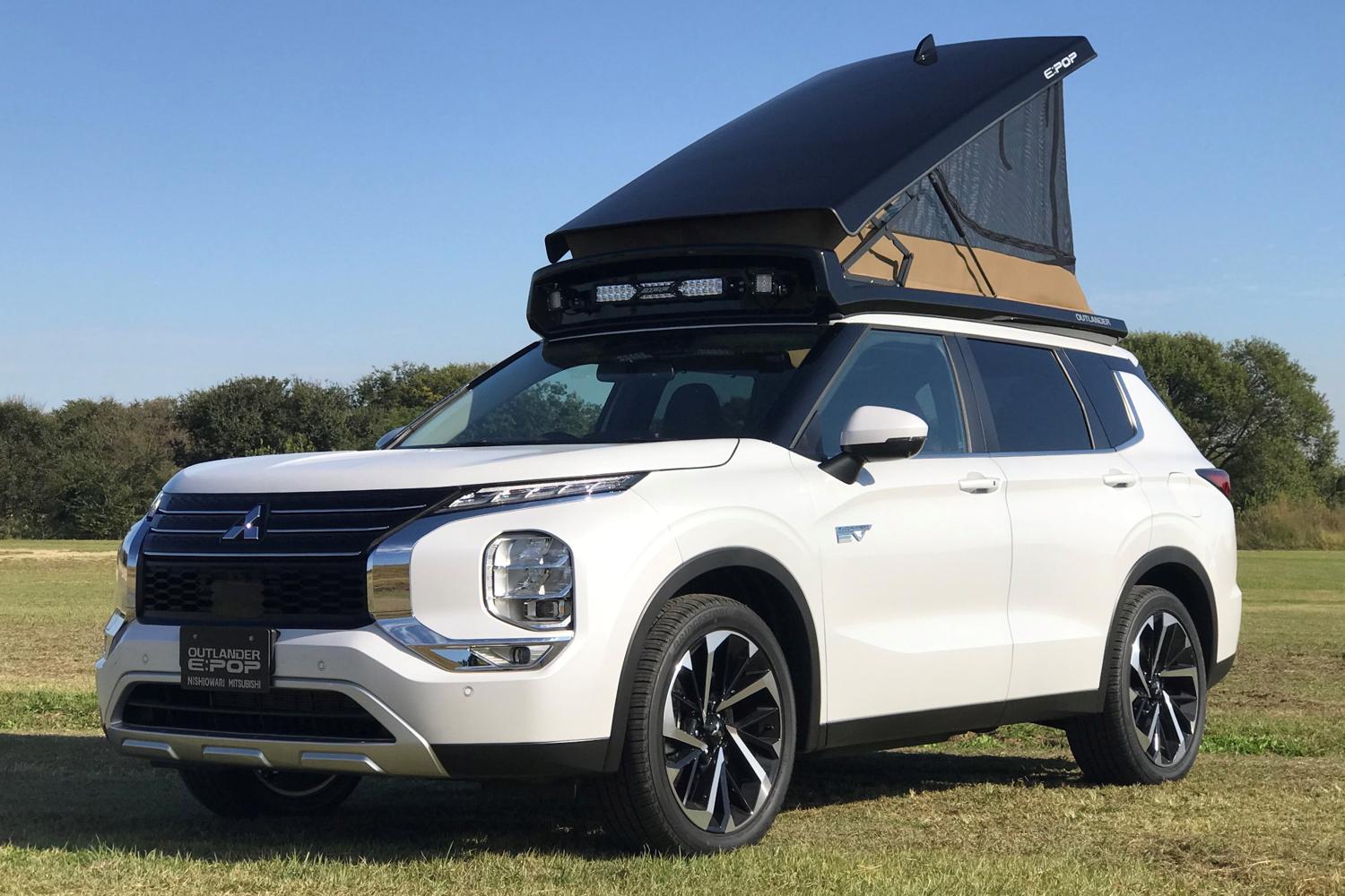 Le Mitsubishi Outlander PHEV des campeurs de fin de semaine