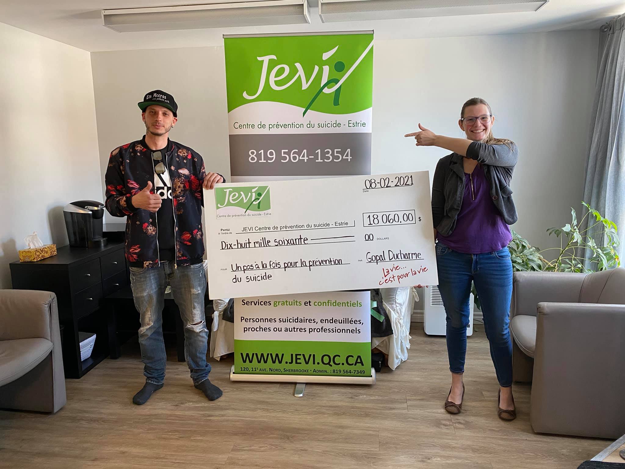 Une voiture dans une bien fâcheuse position!