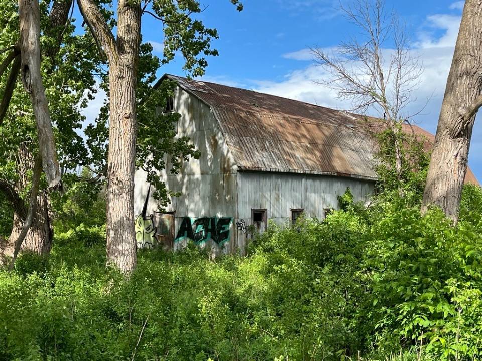 La réaction adorable d&rsquo;un bébé au retour de papa à la maison