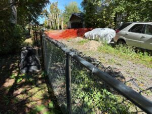 Maison enclavée : la Municipalité de Les Coteaux réagit