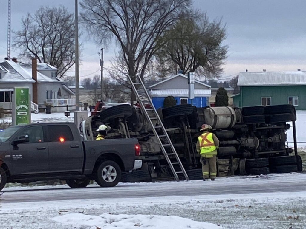 Une bétonnière vire sur le côté à Sainte-Barbe