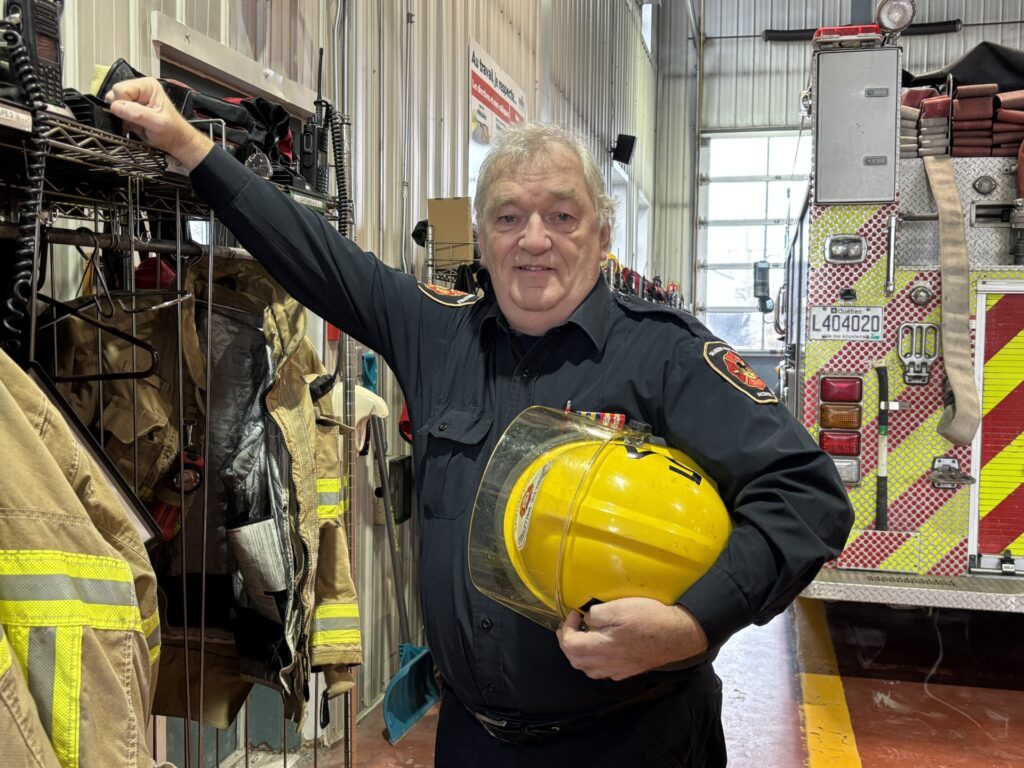 Denis Boucher: le dernier policier-pompier part à la retraite