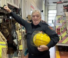 Denis Boucher: le dernier policier-pompier part à la retraite