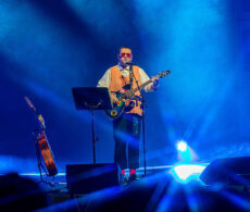 Cégep en spectacle : un chanteur séduit le jury