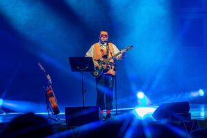 Cégep en spectacle : un chanteur séduit le jury