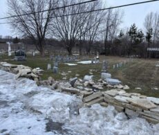 Délit de fuite: importants dommages au cimetière de Franklin