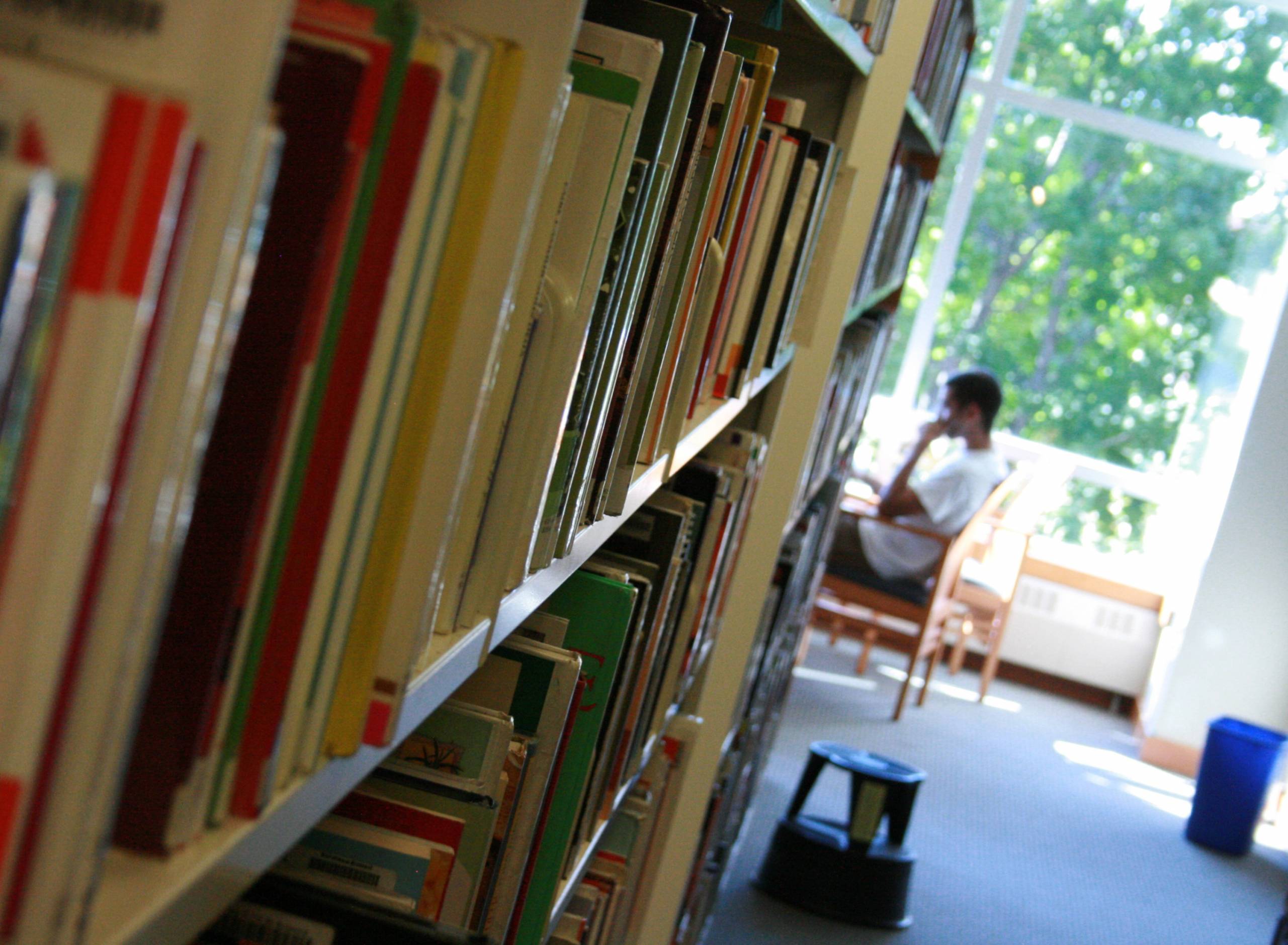 Bibliothèques : quelles villes appliquent encore des frais de retard ?