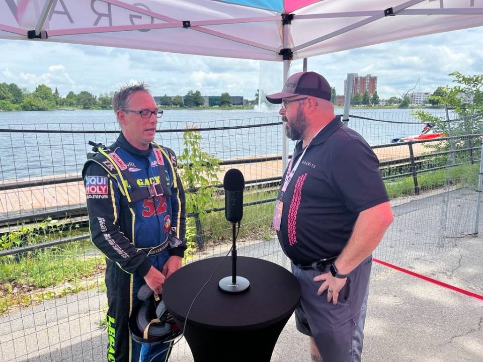 VIDÉO – Frédéric Couturier remporte la première vague de qualification en Hydro 350