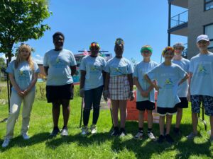 De jeunes entrepreneurs offrent leurs services au public