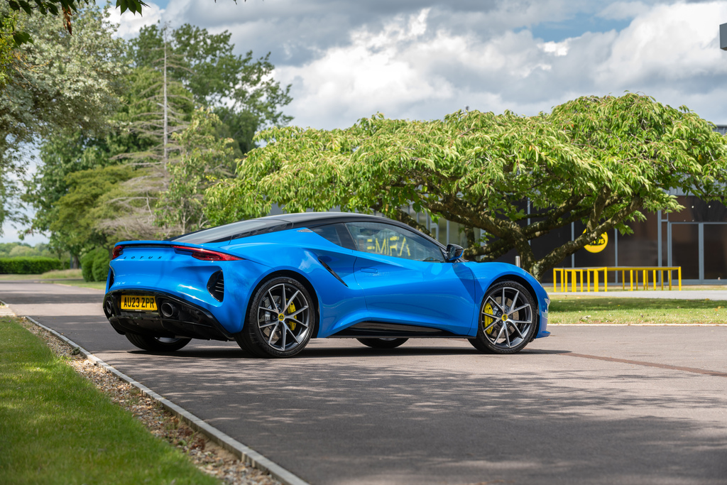 Un moteur AMG Mercedes pour la Lotus Emira