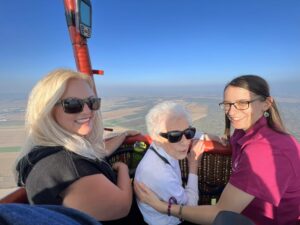 Le rêve d’un voyage en montgolfière accompli à 88 ans