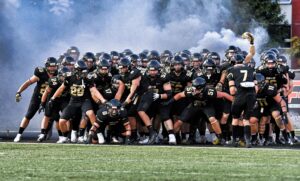 Un rassemblement festif pour le botté d’envoi de la saison du Noir et Or