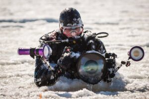 La fonte des glaces racontée par le plongeur Mario Cyr