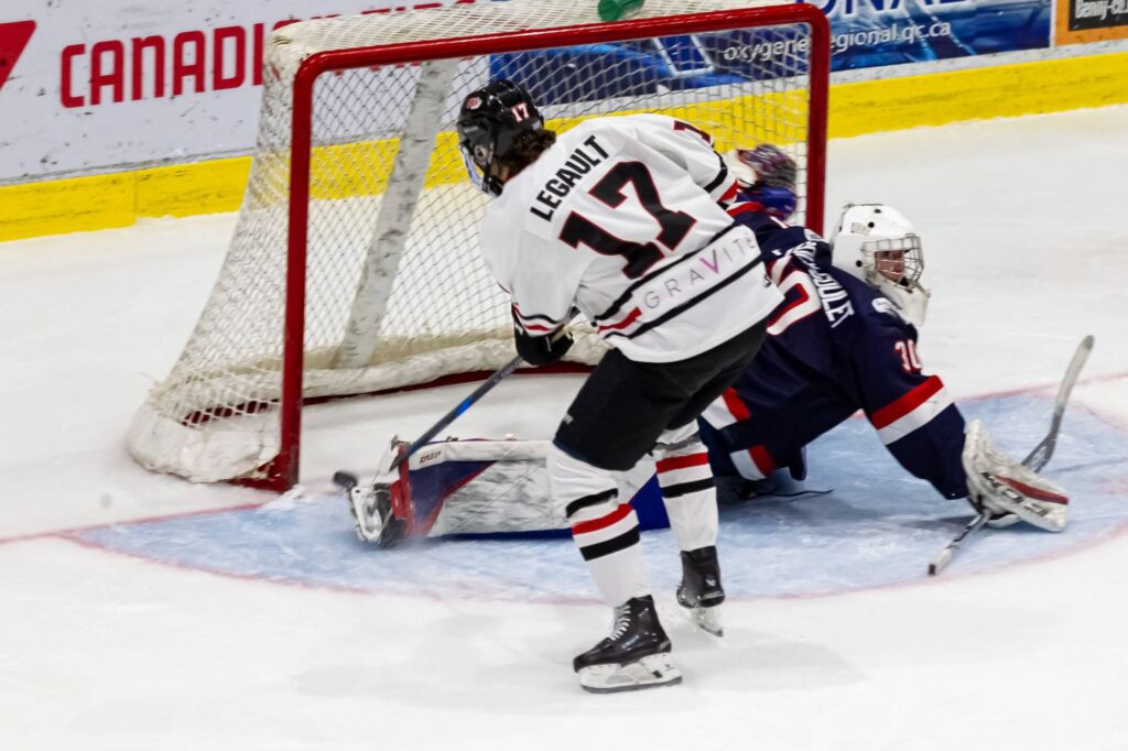 Les Braves malmènent le Collège-Français dans un gain de 10-3