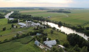Projet pour créer un parcours de fresques sur silos agricoles