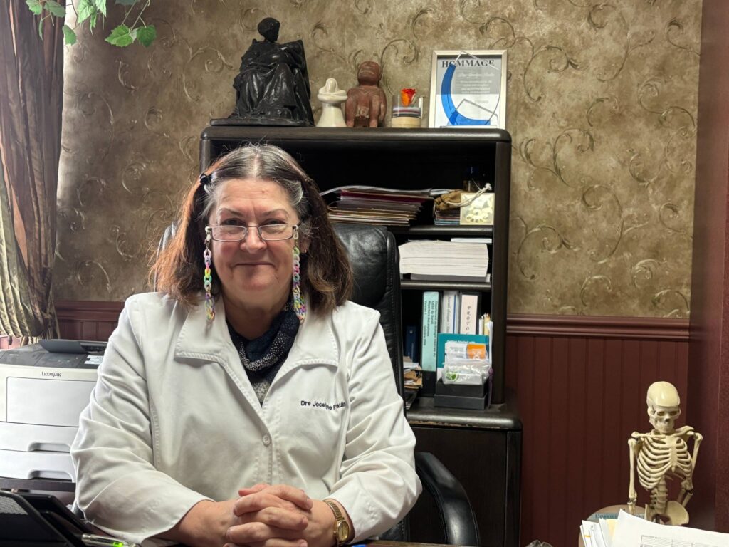 Dre Jocelyne Paulin accroche son sarrau