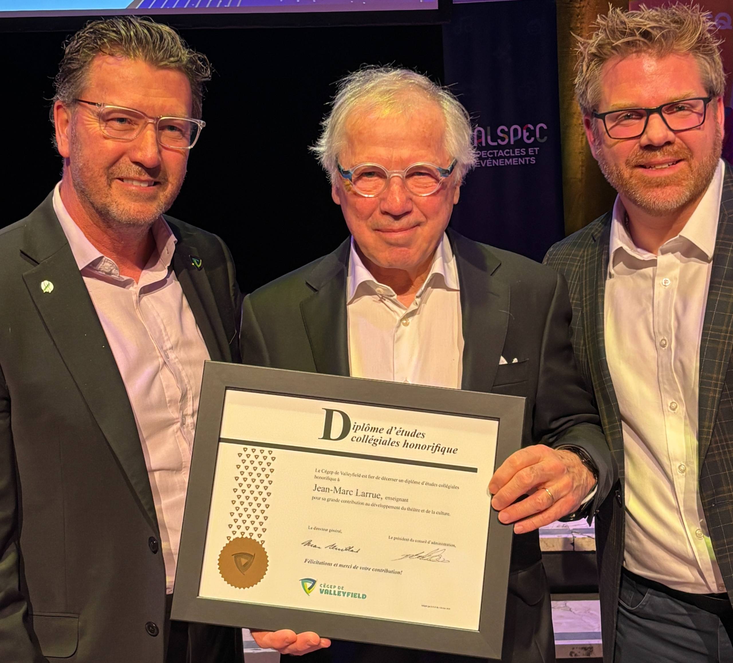 Jean-Marc Larrue honoré par le Cégep de Valleyfield