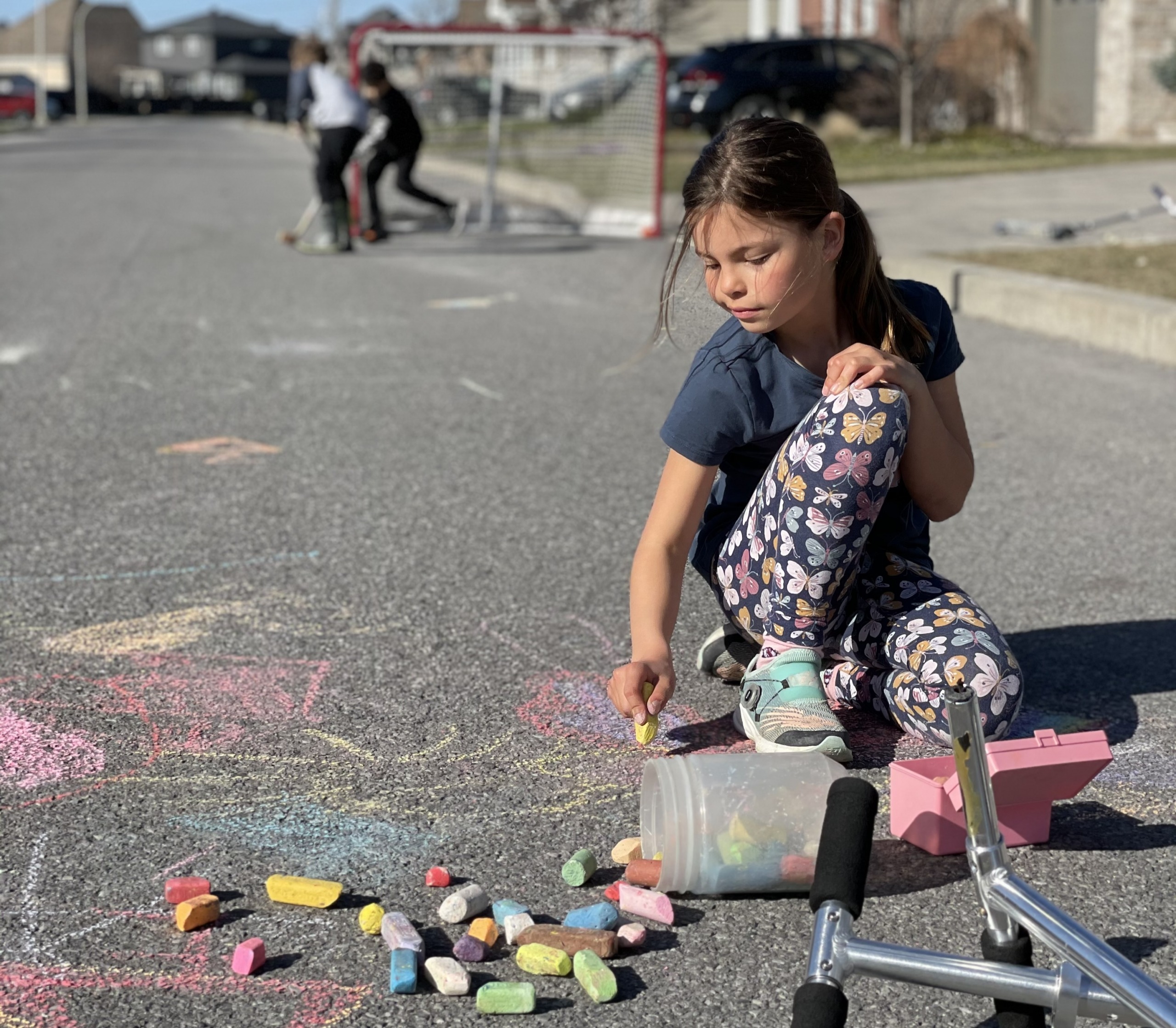 Fête du voisinage et jeu libre encadré dans la rue