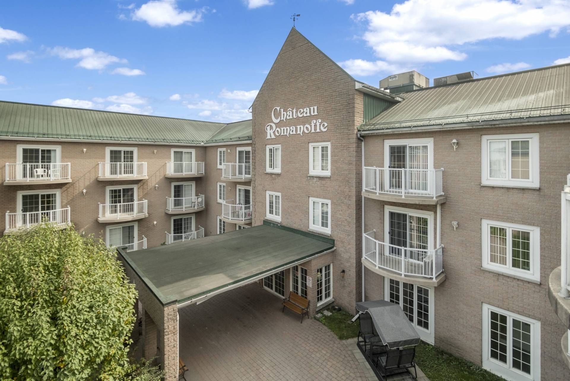 La résidence Château Romanoffe frappée par la foudre