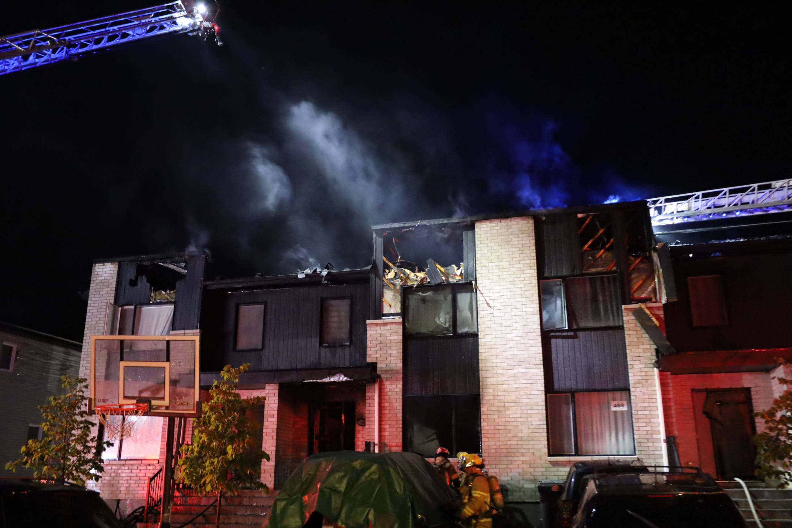 Violent incendie de quatre unités sur Marie-Uguay