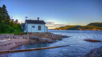 Rénover un vieux chalet : surprises courantes et coûts cachés