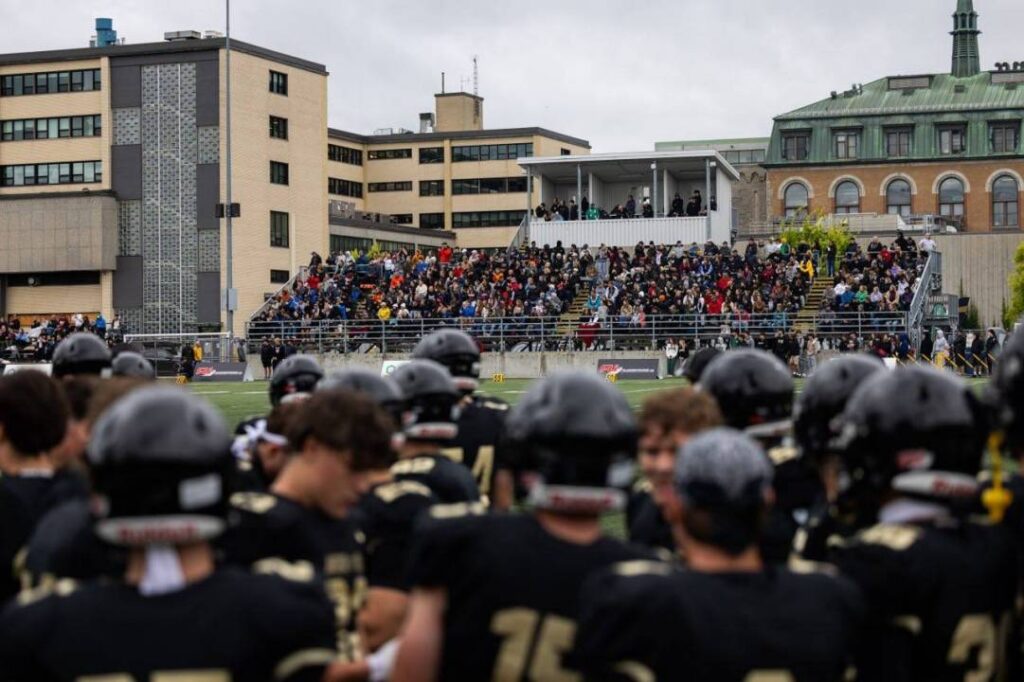 Le Noir et Or à une séquence de la victoire