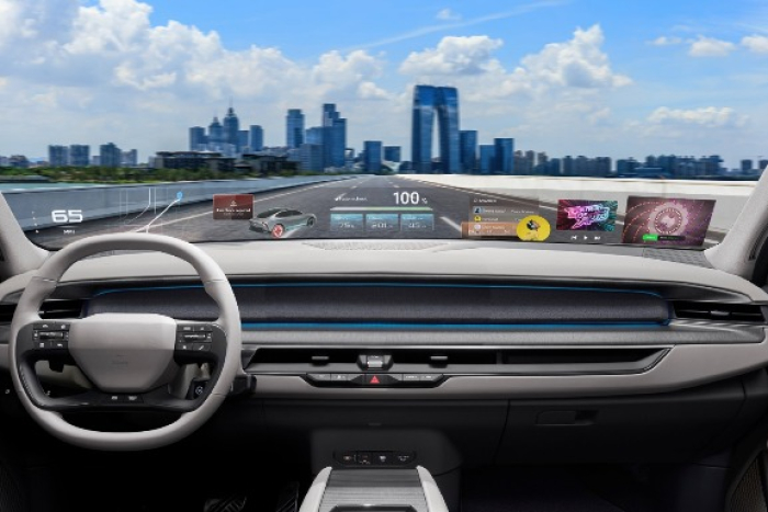 Image illustrant l'article: Un pare-brise entier transformé en écran holographique