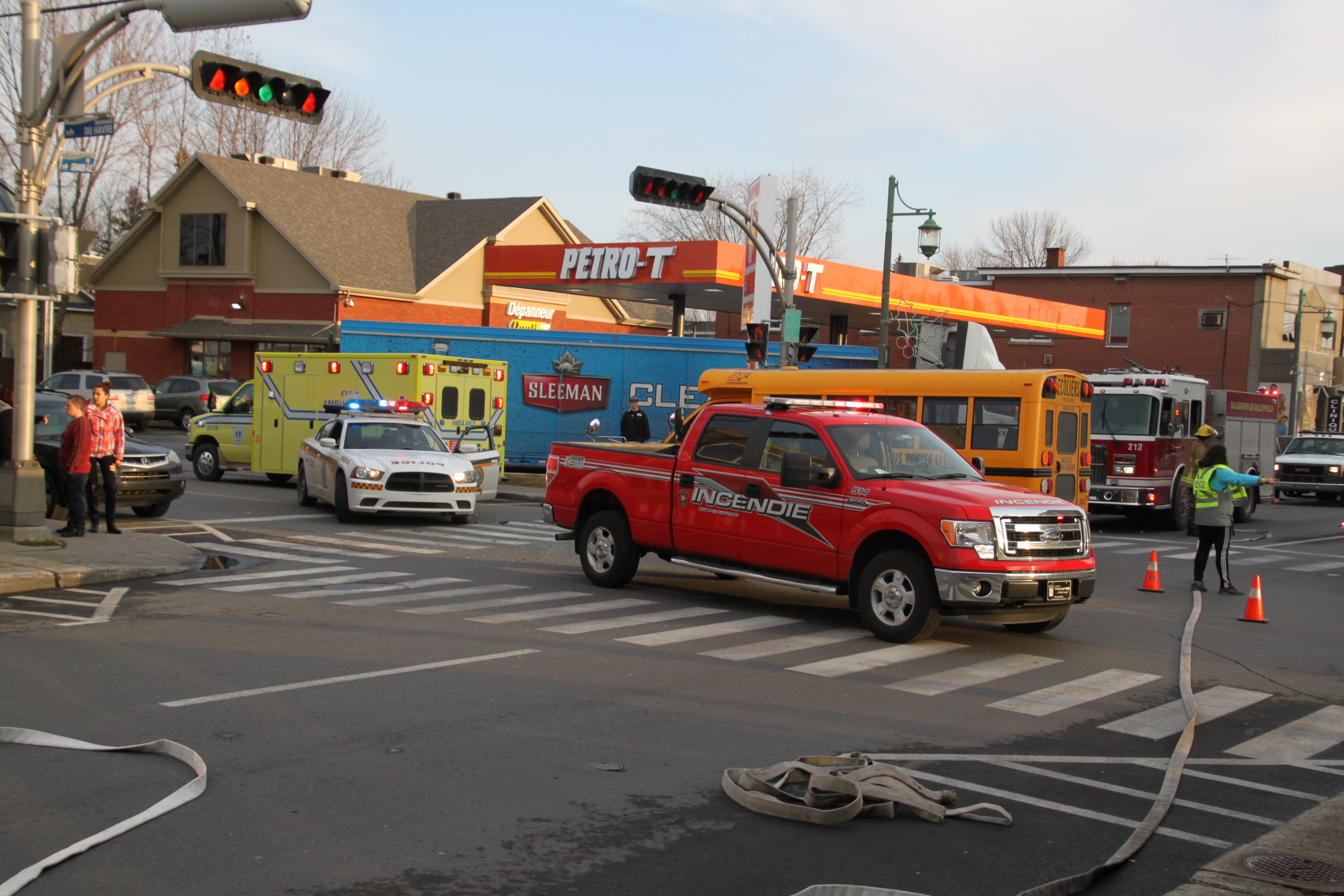 Autobus scolaire impliqué dans un accident avec blessés