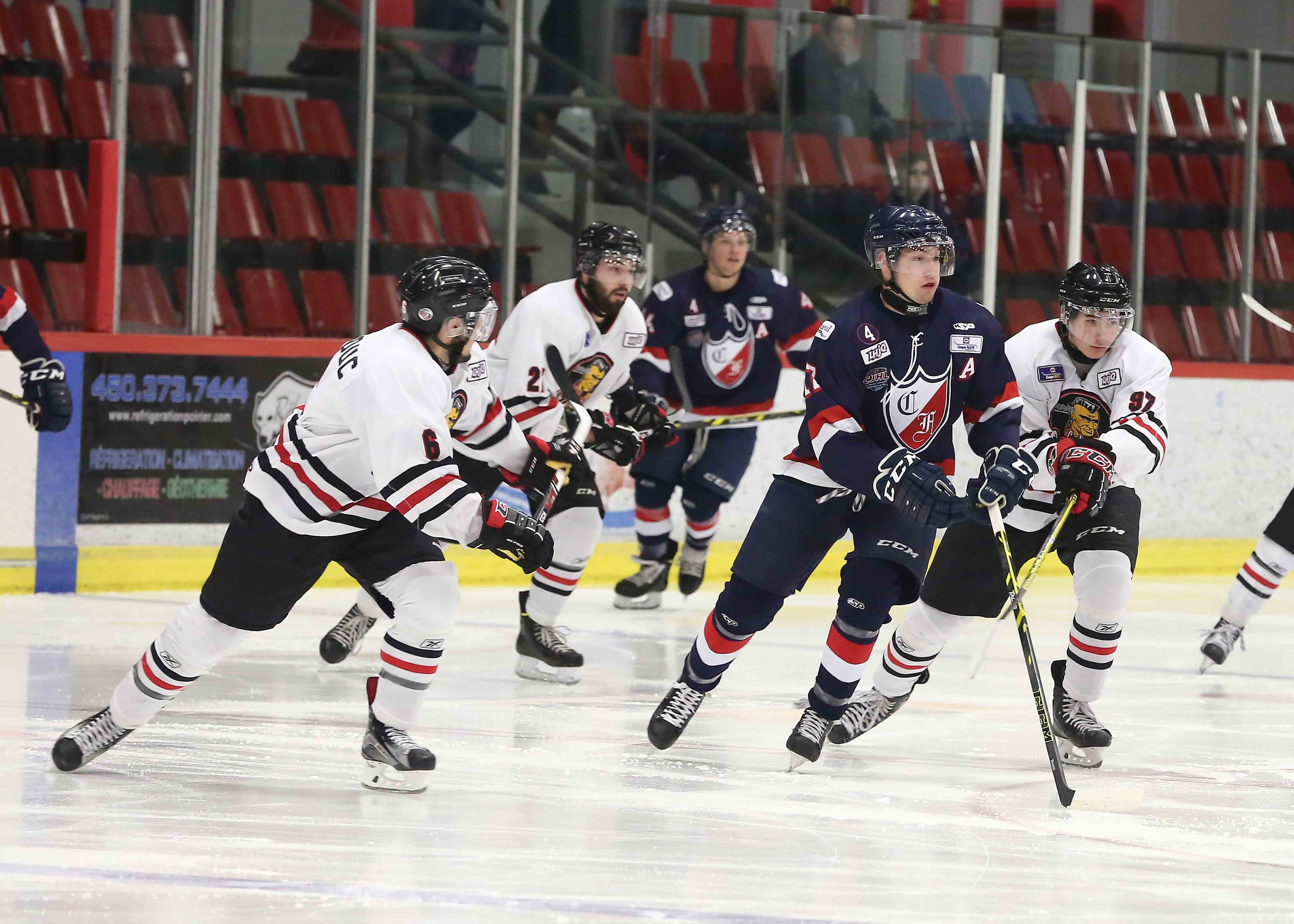 Image illustrant l'article: Le Collège Français plus opportuniste