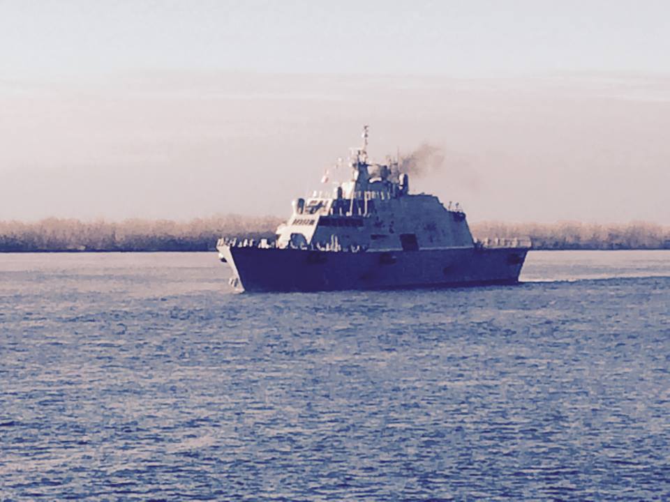 Image illustrant l'article: Un navire militaire américain dans le canal de Beauharnois