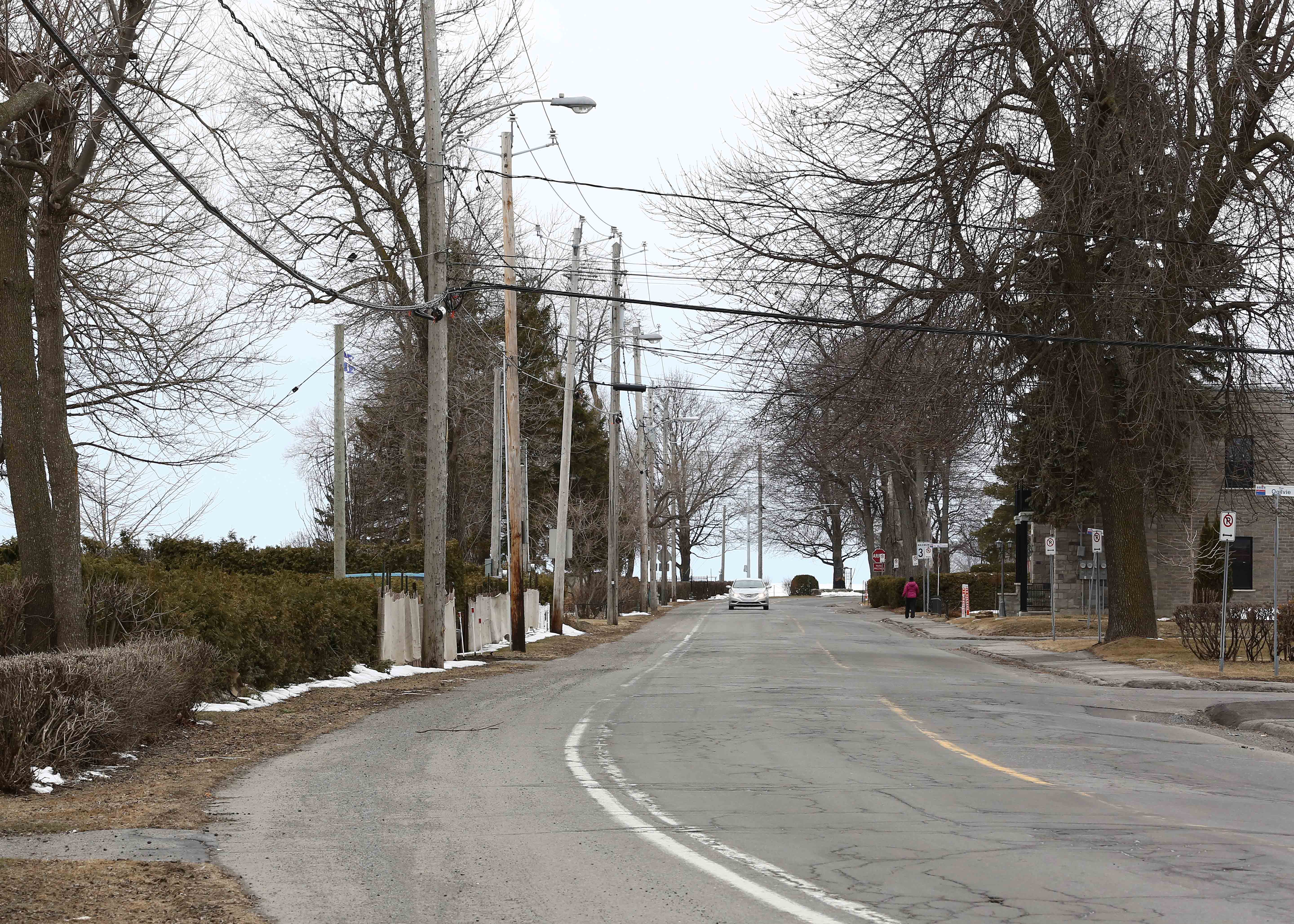 La Ville renonce à l’enfouissement des fils électriques