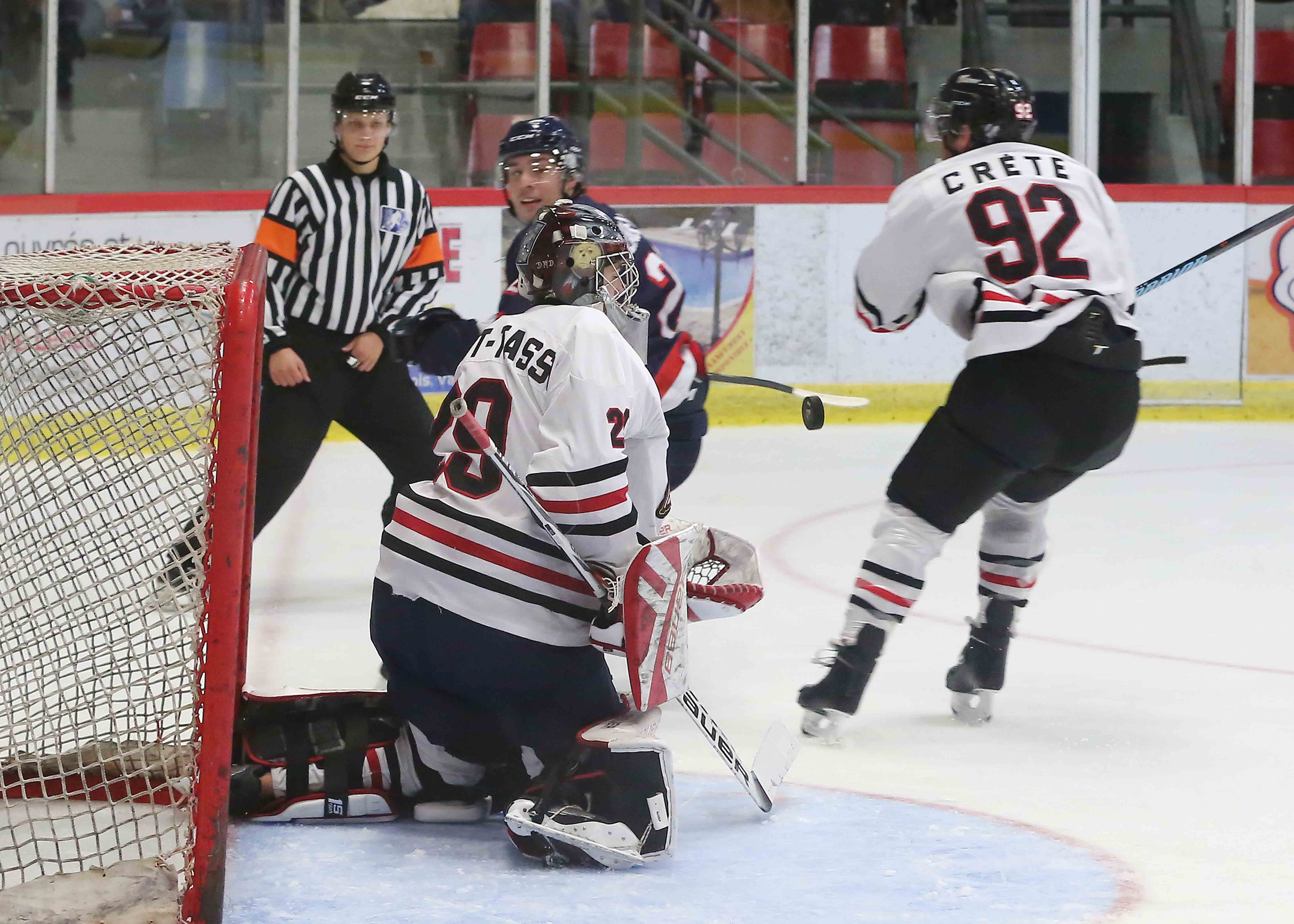 Image illustrant l'article: Les Cobras ont sorti leur venin en 3e période