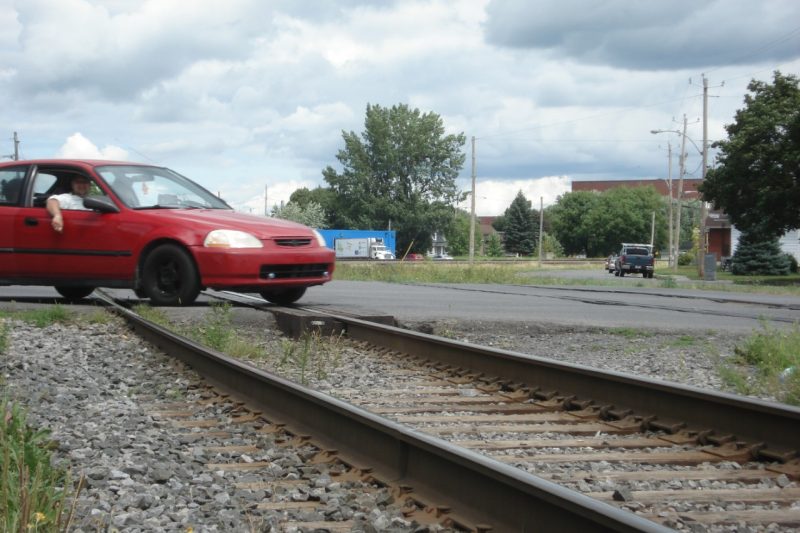 Retrait d&rsquo;une voie ferrée et une traverse sur Académie