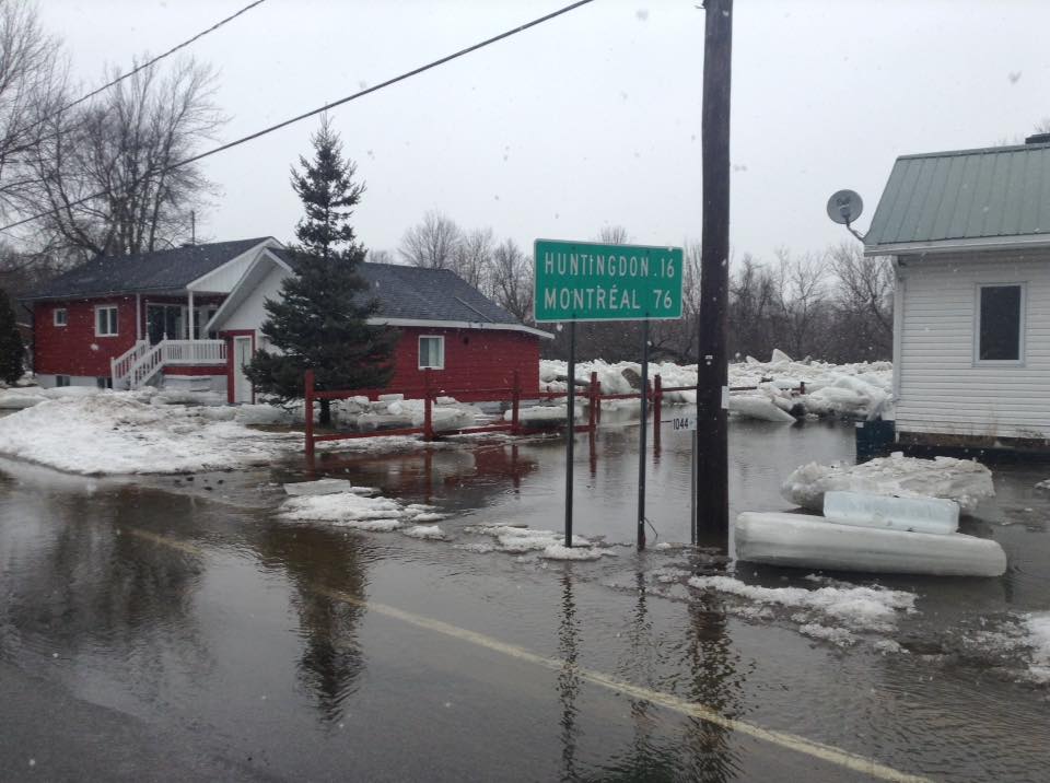 La rivière Trout River s’invite dans les rues