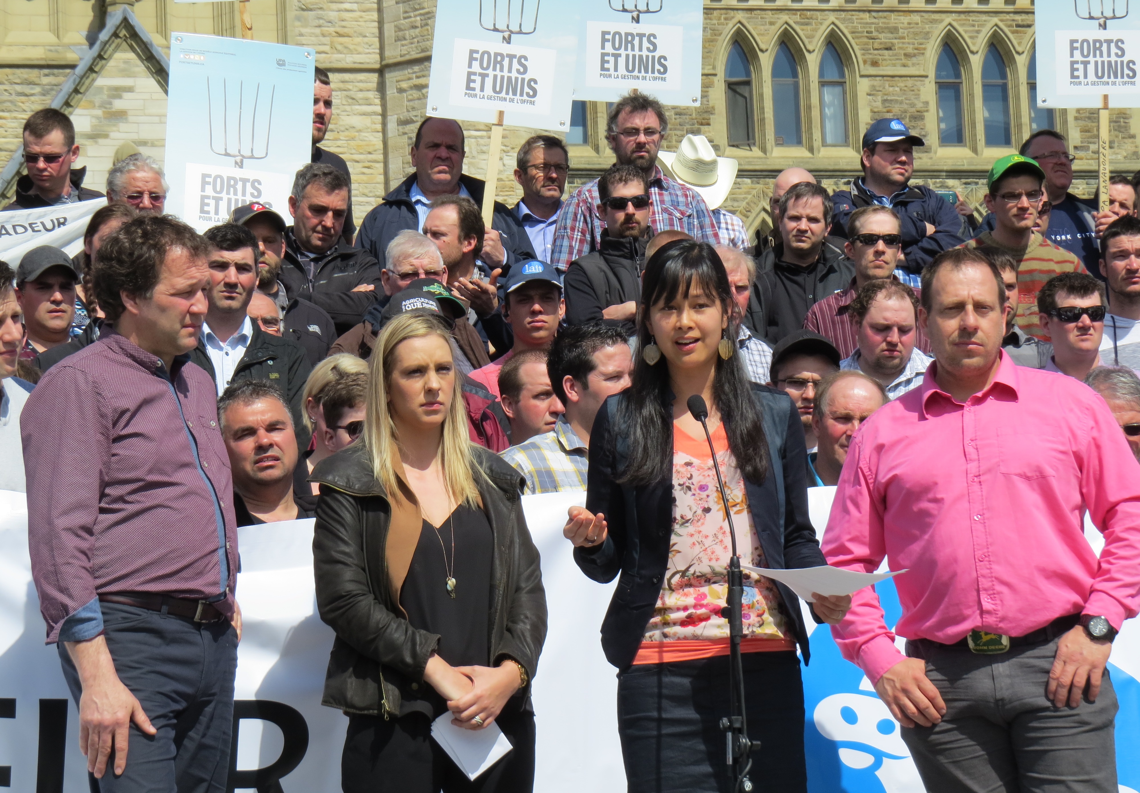 Image illustrant l'article: La députée Anne Quach à la défense des producteurs de lait